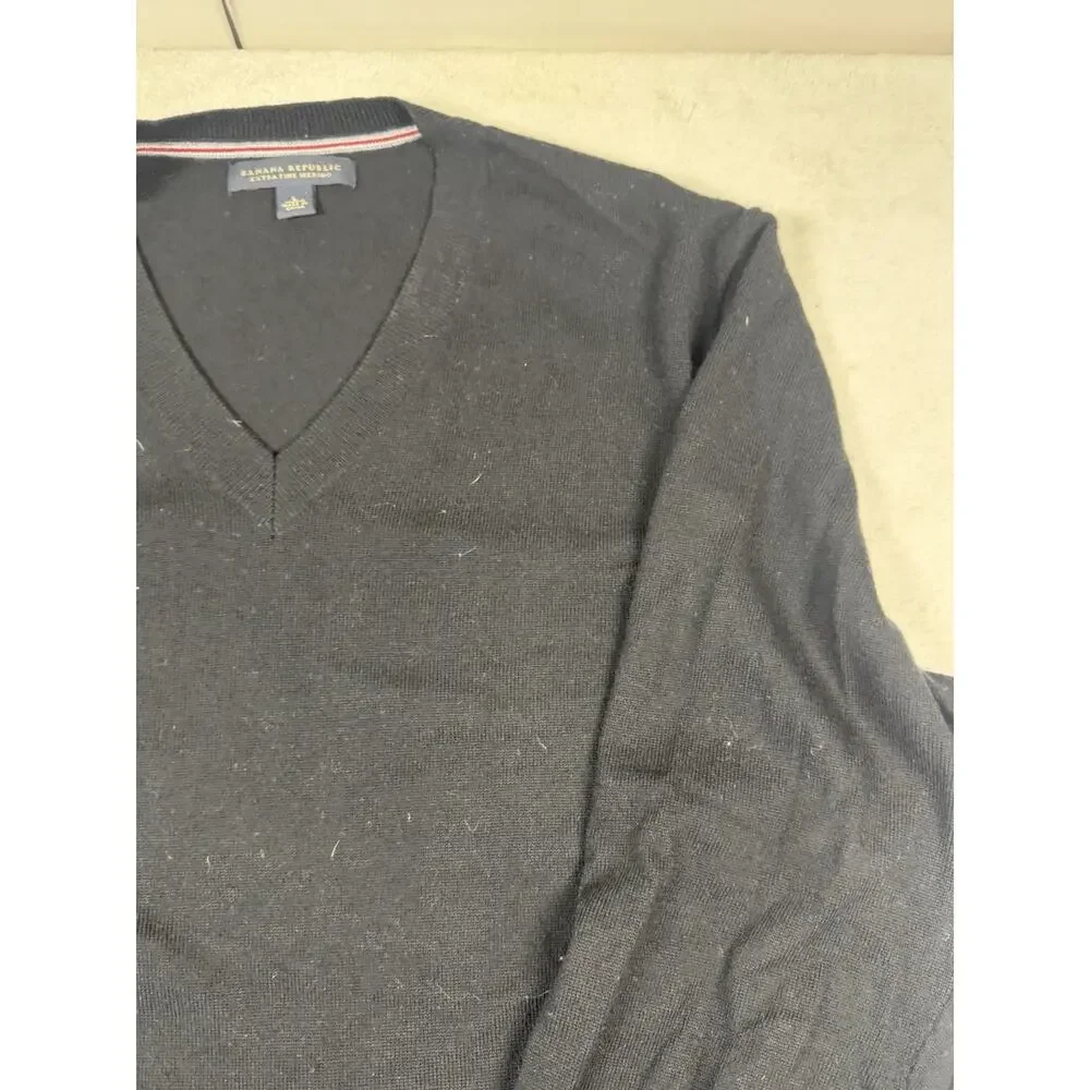 Banana Republic Extra Fine Merino Wool V Neck Sweater Men’s Large Black